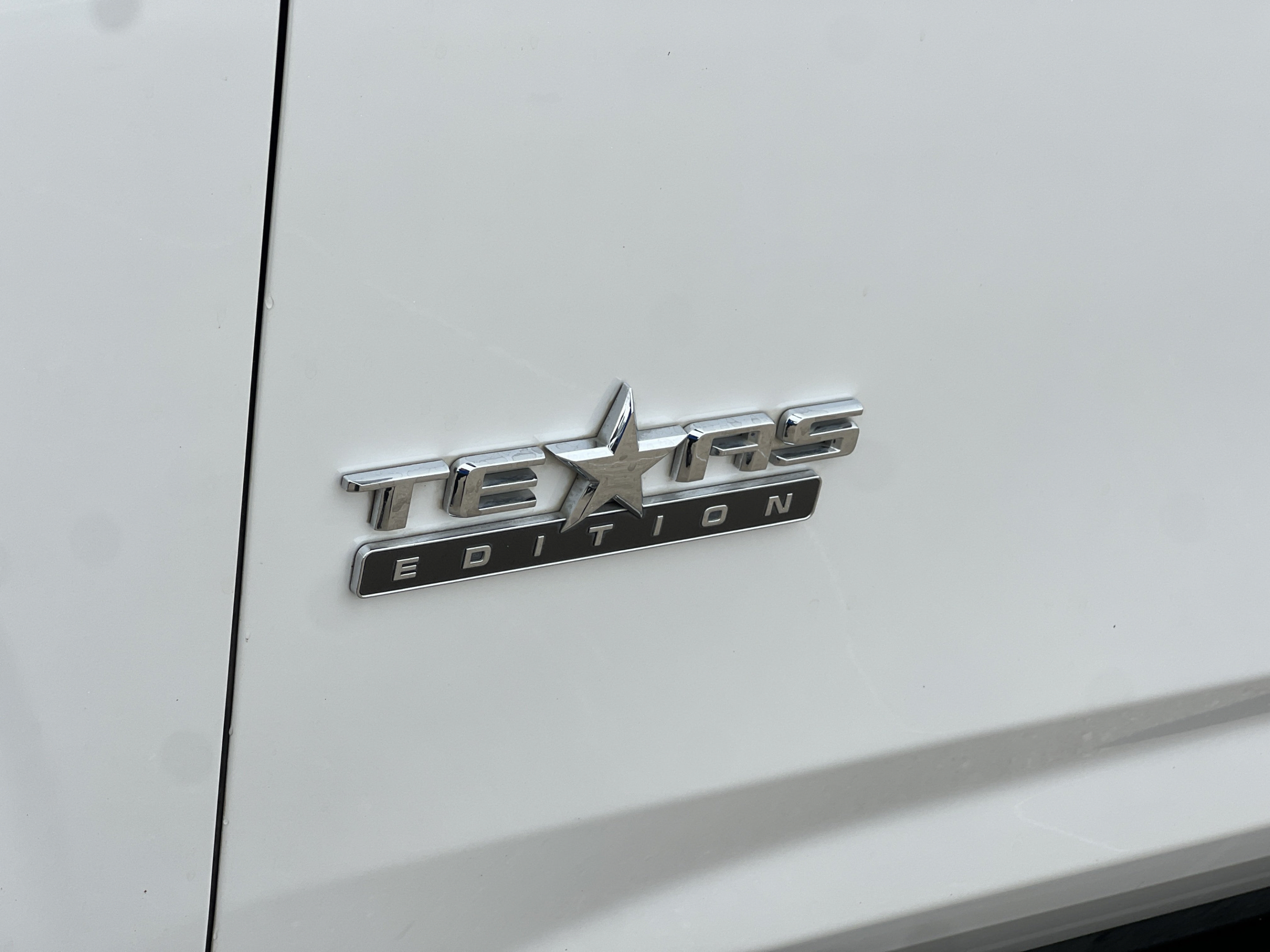 Used 2023 Chevrolet Suburban Premier w/ Premium Package RWD image 38
