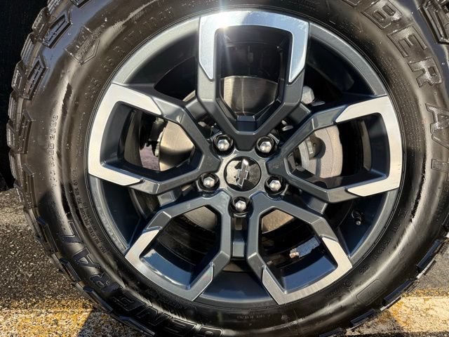 New 2026 Chevrolet Equinox ACTIV w/ Convenience Package III FWD image 10
