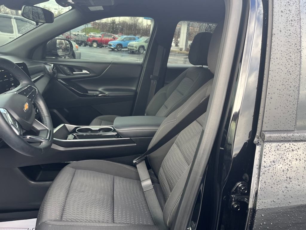 Used 2025 Chevrolet Equinox LT image 19