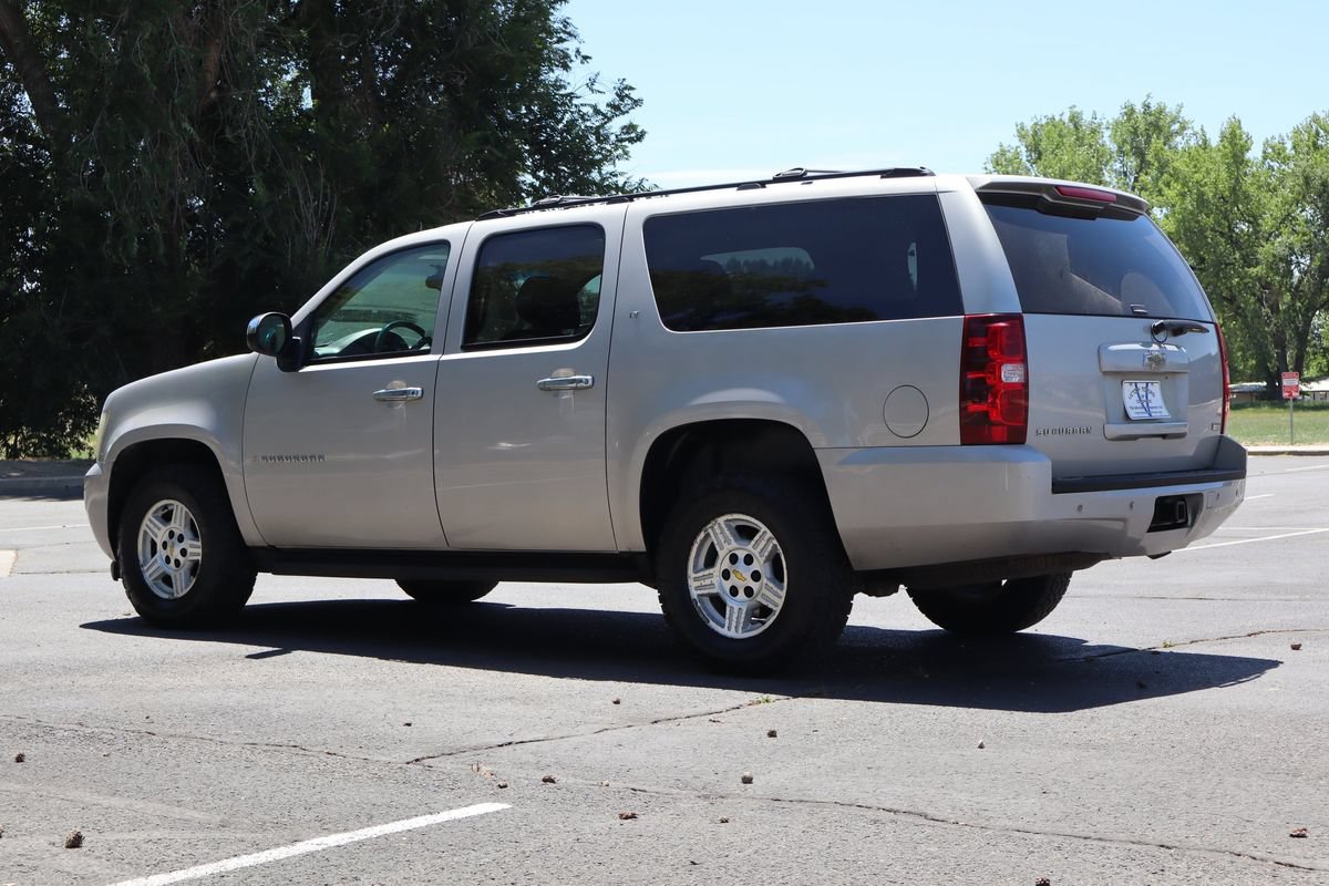Used 2008 Chevrolet Suburban LT w/ LT Preferred Equipment Group AWD/4WD image 7