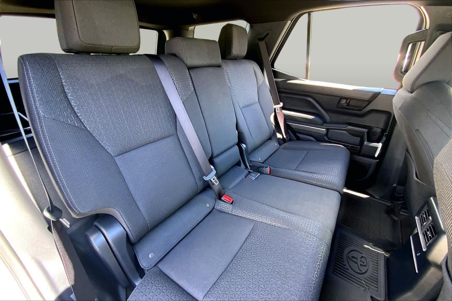 Used 2026 Toyota 4Runner SR5 RWD image 18