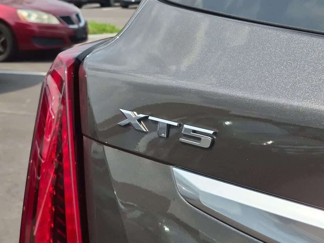 Used 2020 Cadillac XT5 Premium Luxury w/ LPO, Floor Liner Package FWD image 12