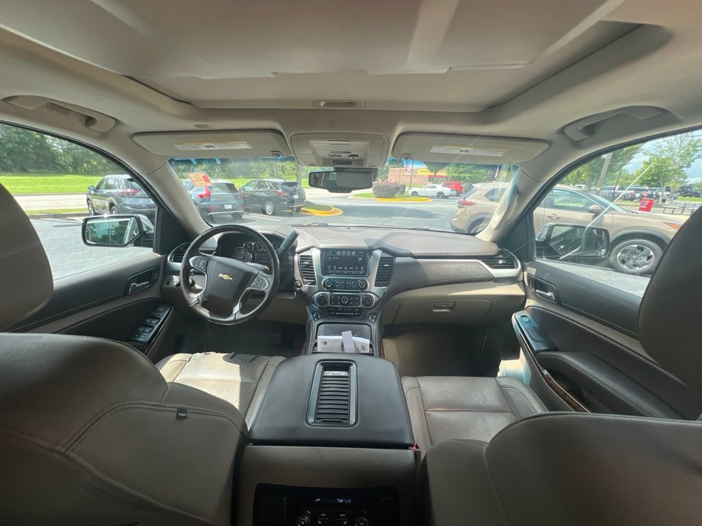Used 2019 Chevrolet Suburban Premier AWD/4WD image 10
