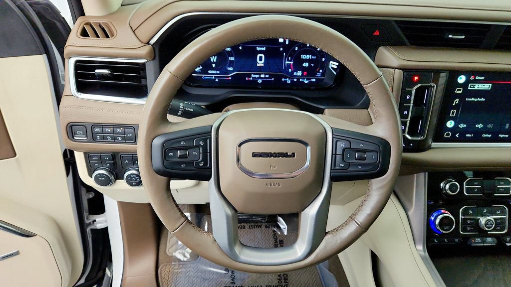 Used 2022 GMC Yukon XL Denali AWD/4WD image 14