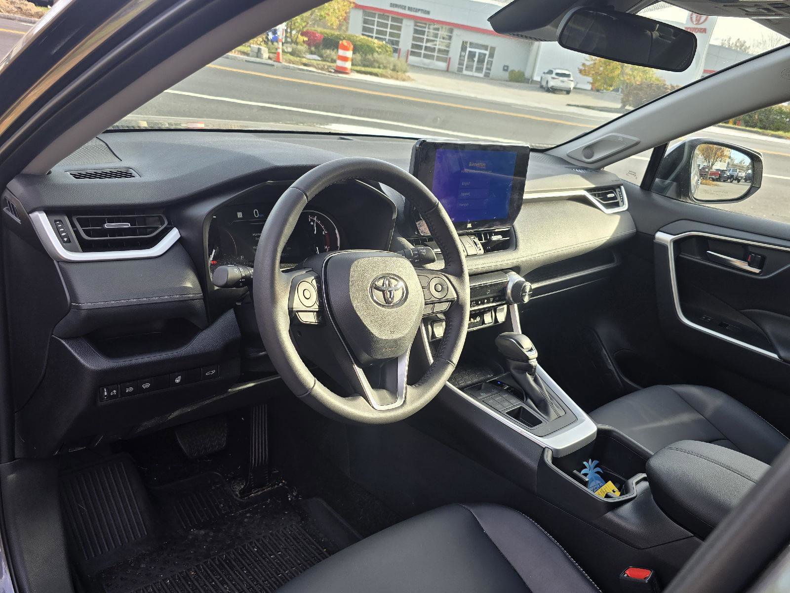 Used 2025 Toyota RAV4 XLE Premium image 10