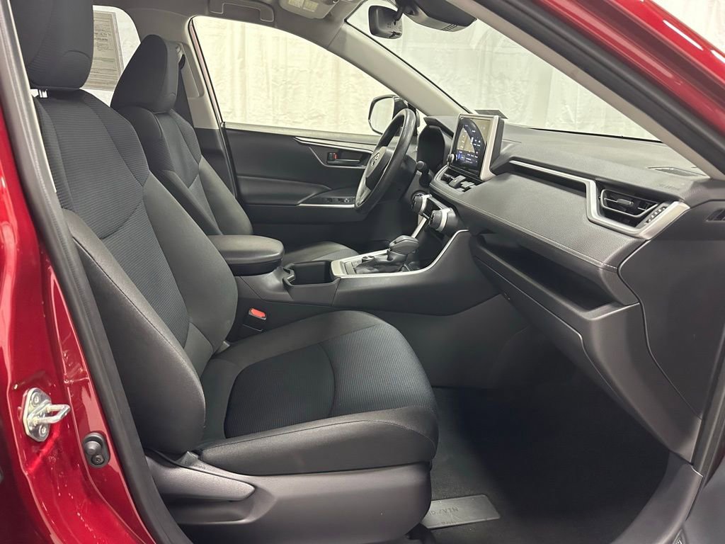 Used 2025 Toyota RAV4 LE AWD/4WD image 59