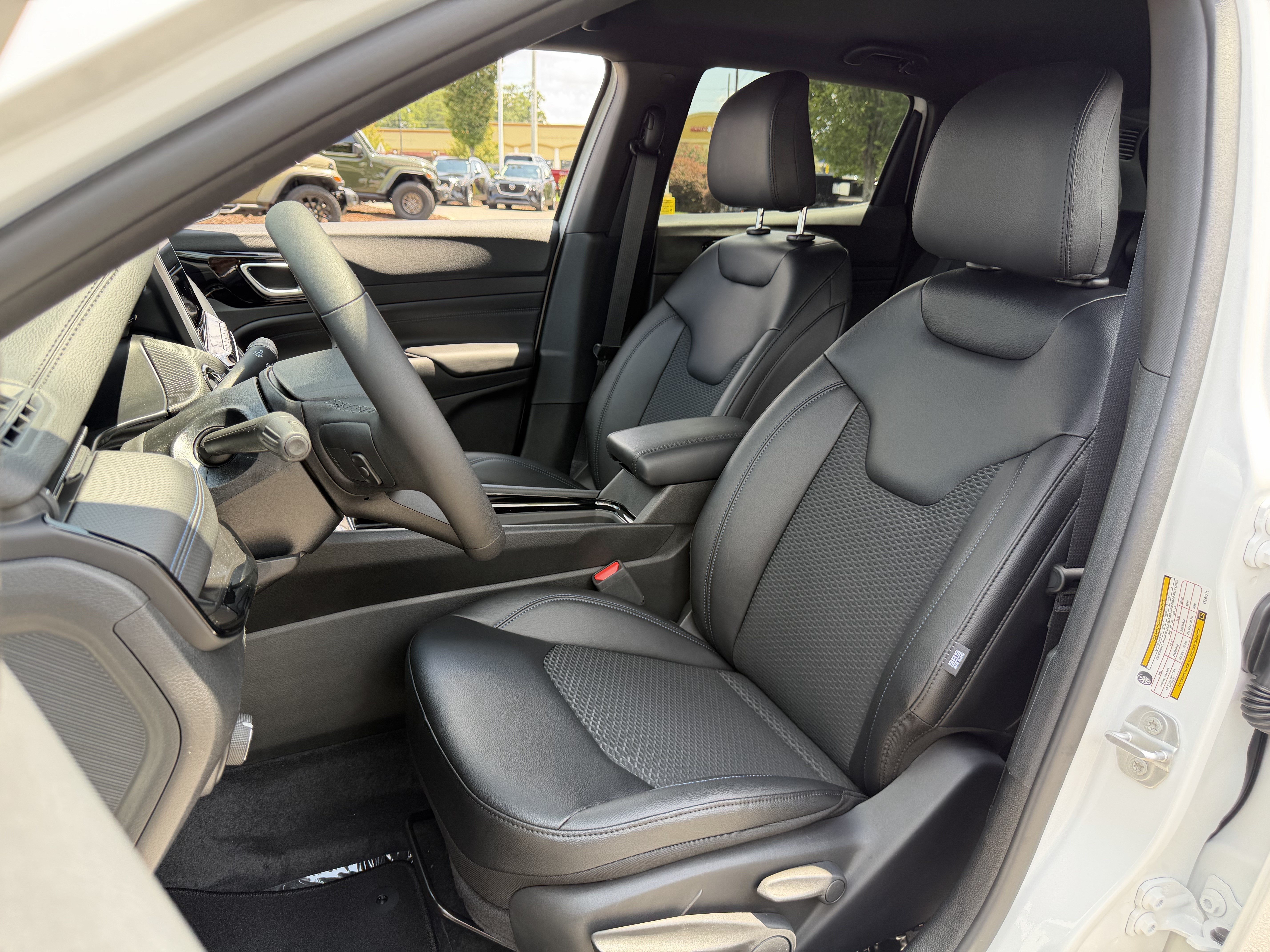 New 2026 Jeep Compass Latitude AWD/4WD image 16