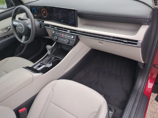Certified 2025 Hyundai Tucson SE FWD image 19