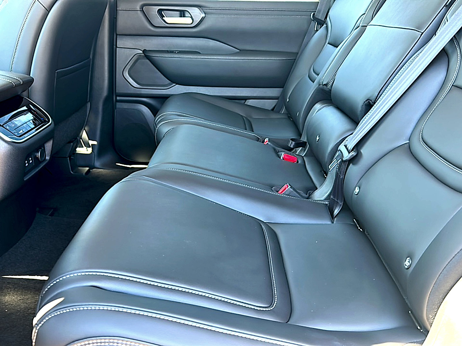 New 2026 Nissan Armada SV image 15