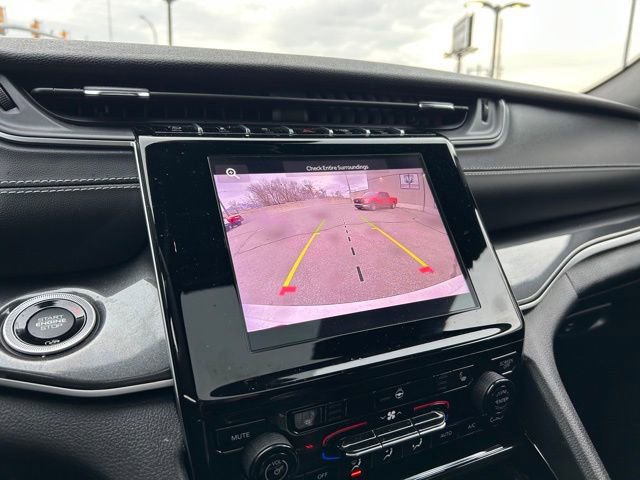 Used 2023 Jeep Grand Cherokee Altitude image 29