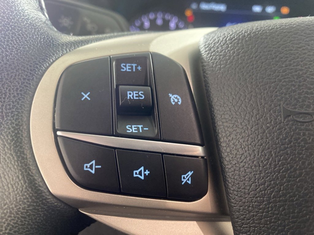 Used 2022 Ford Explorer XLT image 10