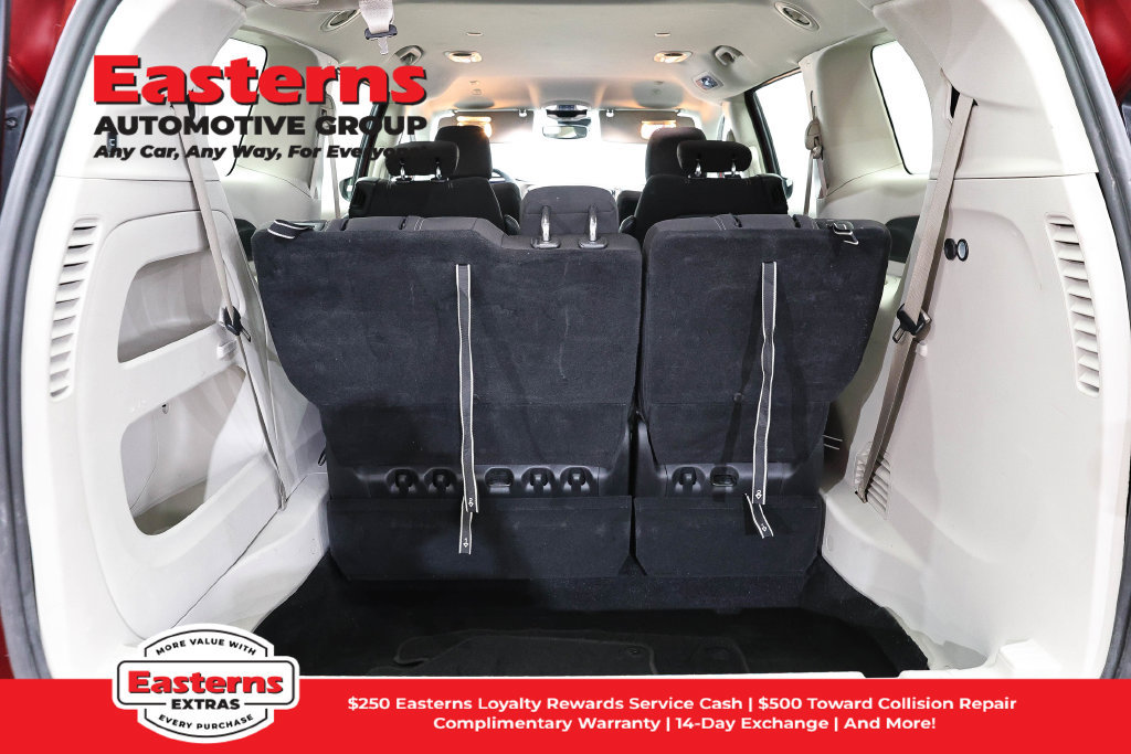 Used 2023 Chrysler Voyager LX FWD image 10
