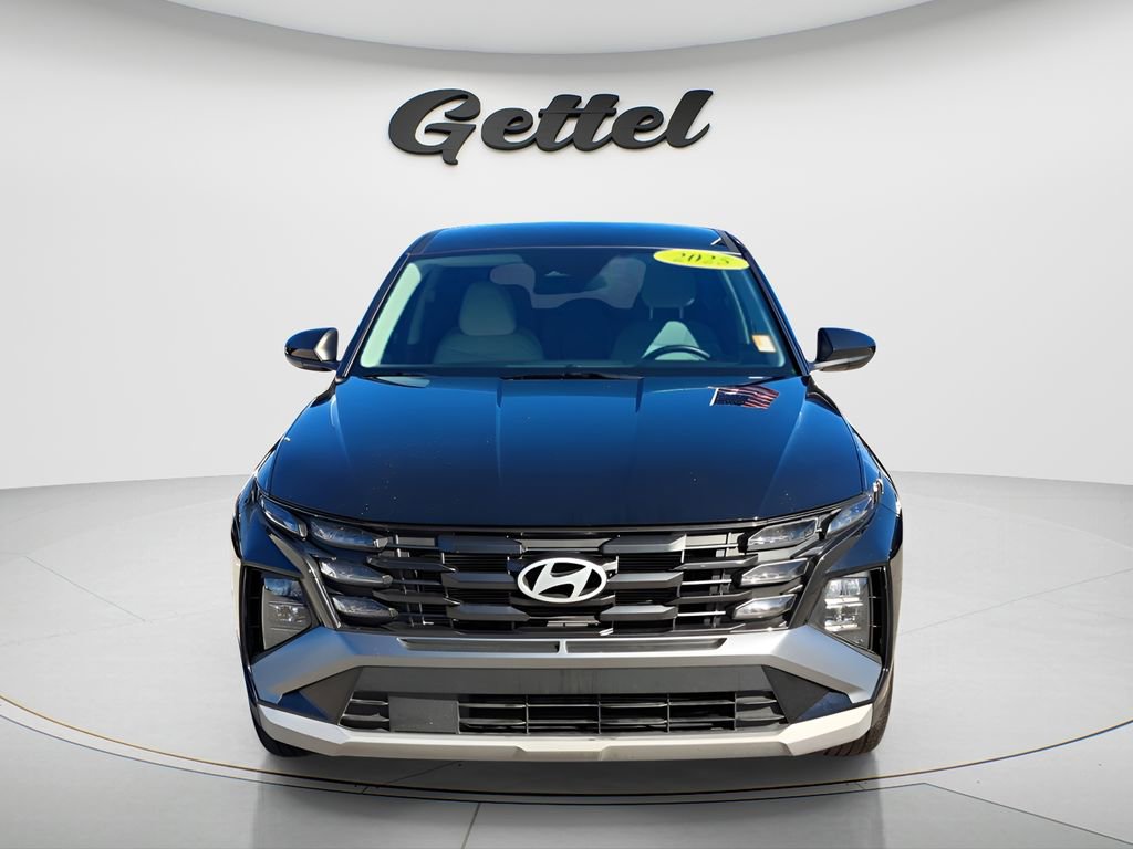 Used 2025 Hyundai Tucson SE image 2