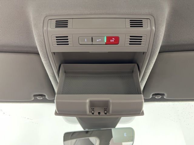 Used 2023 Volkswagen Tiguan SE image 36