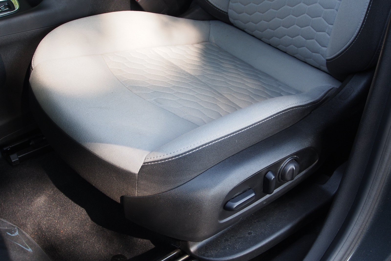 Used 2021 Chevrolet Equinox LS w/ LS Convenience Package FWD image 16