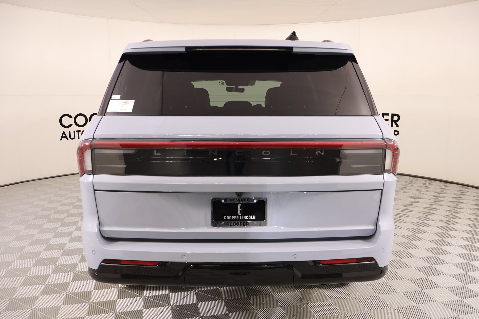 New 2027 Lincoln Navigator Reserve w/ Jet Appearance Package AWD/4WD image 24