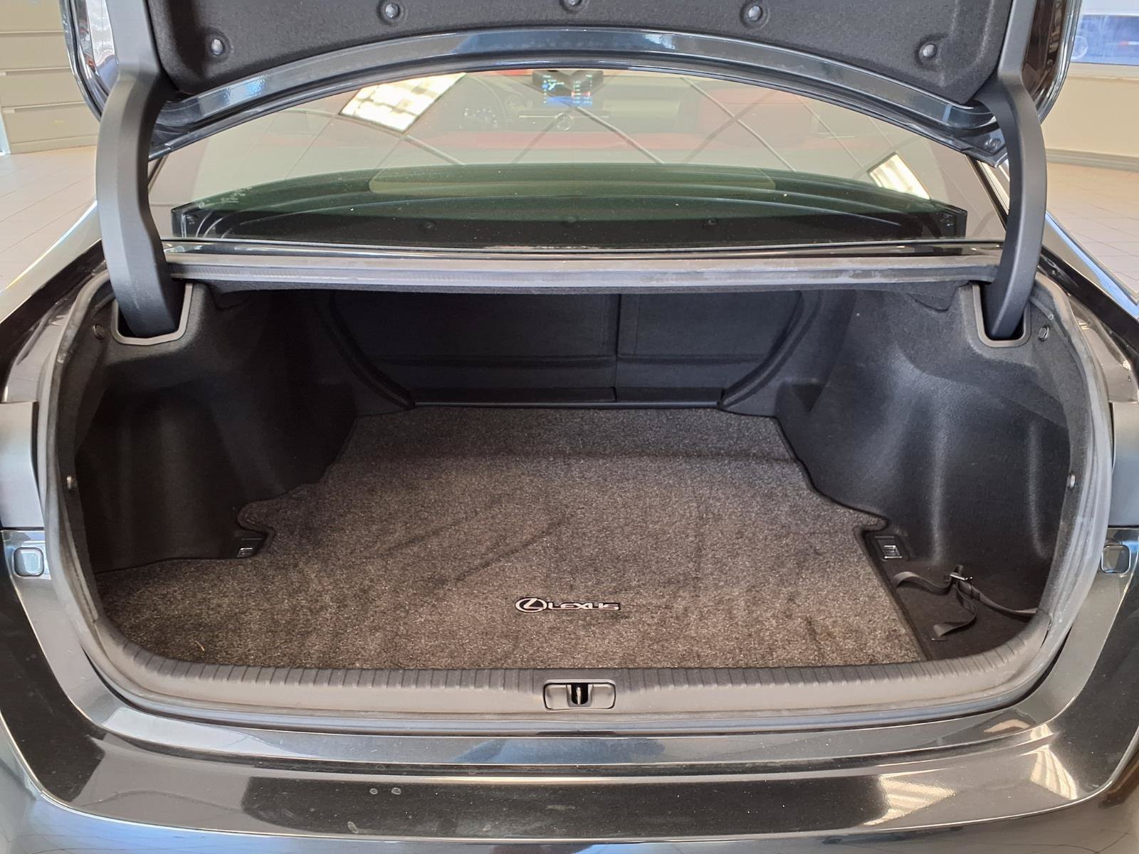 Used 2023 Lexus RC 300 RWD image 15