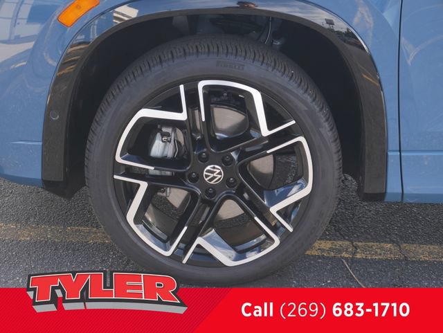 Used 2025 Volkswagen Tiguan SEL R-Line AWD/4WD image 44