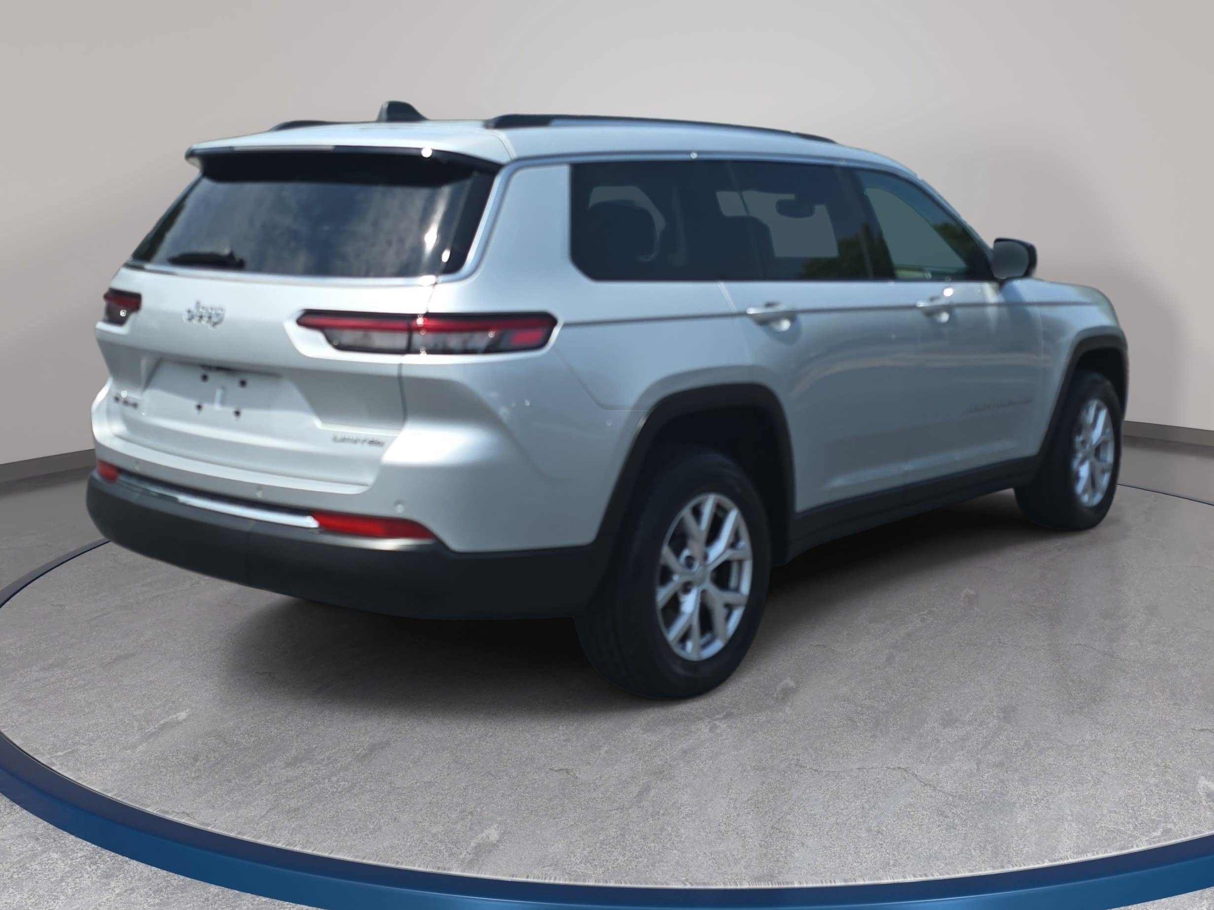 Used 2021 Jeep Grand Cherokee L Limited AWD/4WD image 5