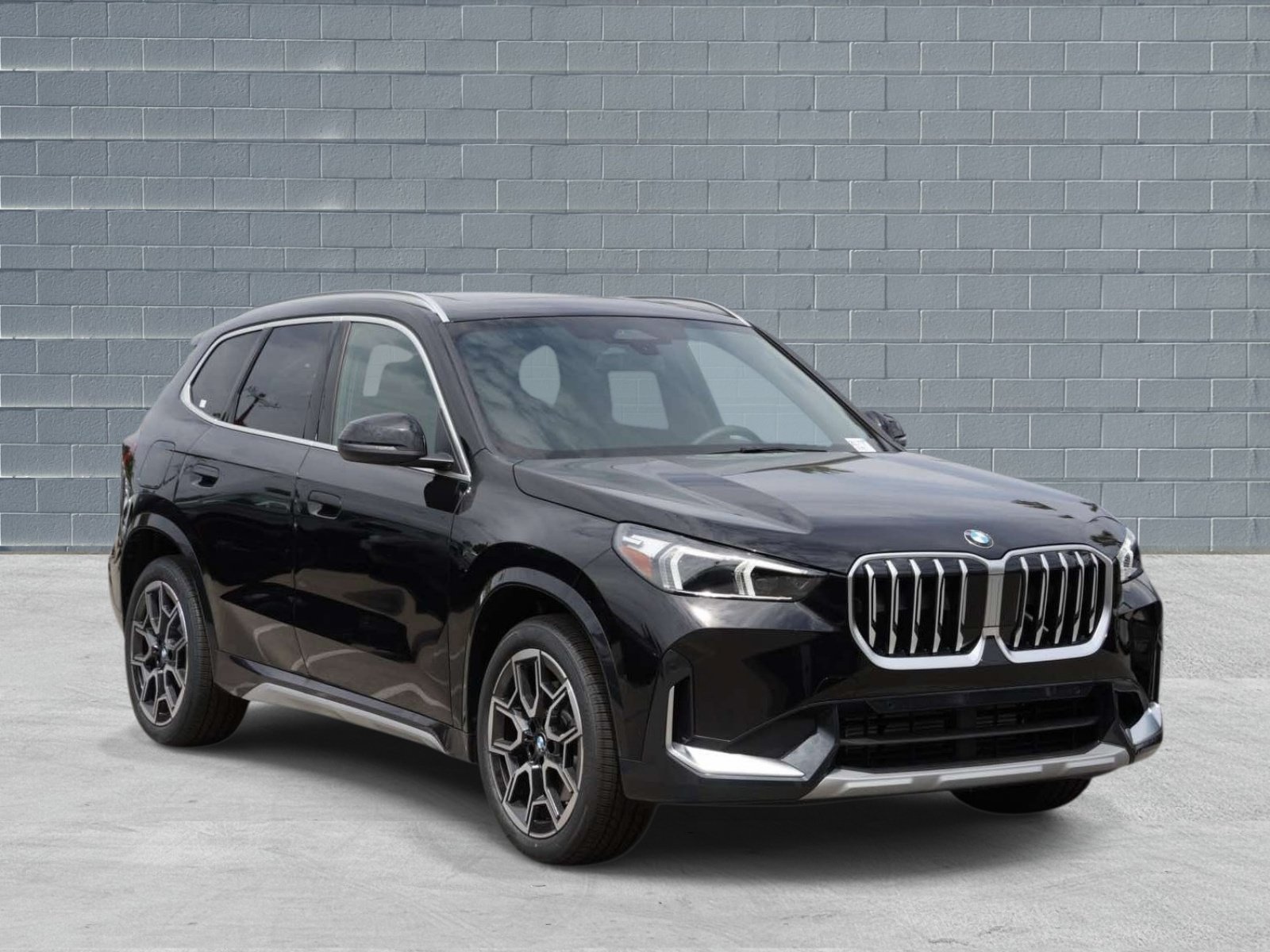 New 2026 BMW X1 xDrive28i w/ Convenience Package