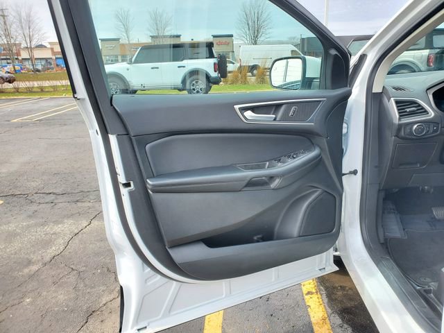 Used 2023 Ford Edge SEL image 9