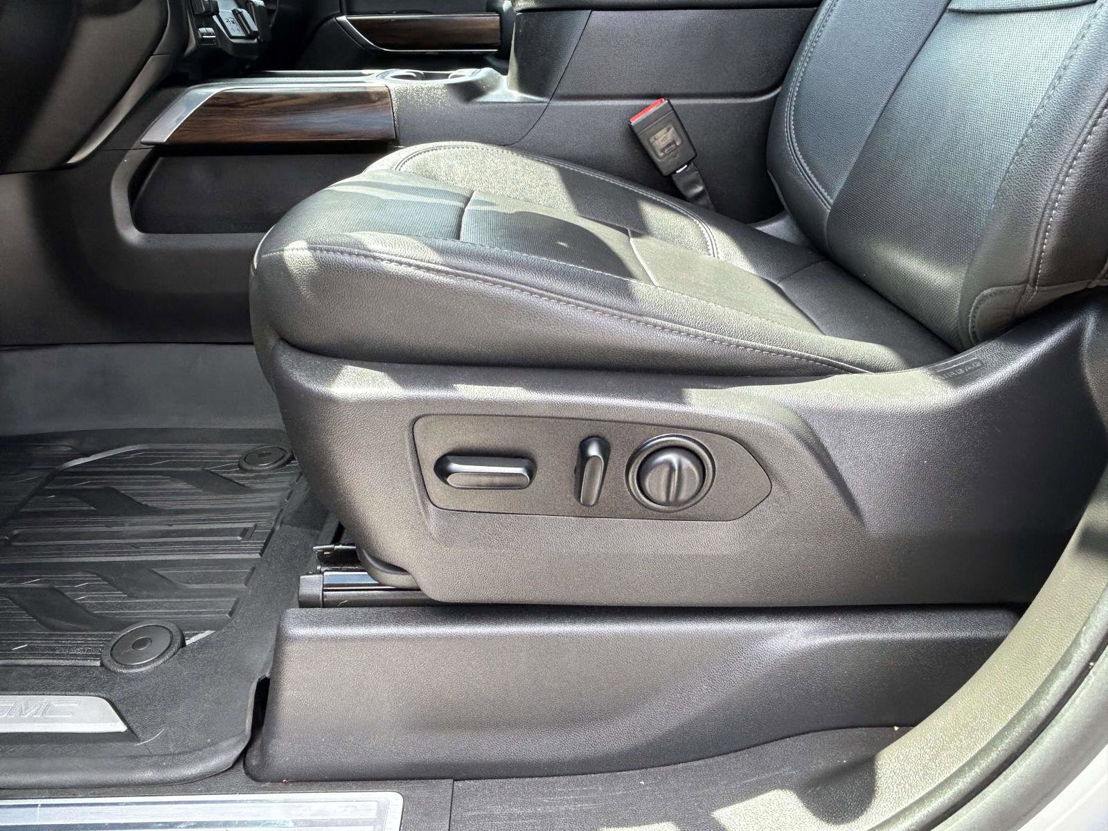 Used 2021 GMC Sierra 2500 SLT w/ SLT Premium Package image 17