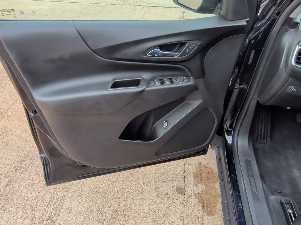 Used 2021 Chevrolet Equinox LT FWD image 10