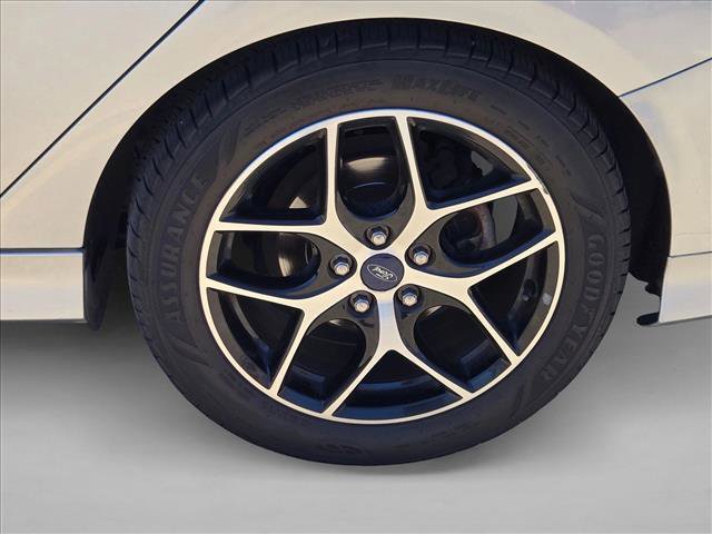 Used 2015 Ford Focus SE w/ SE Ecoboost Package image 5