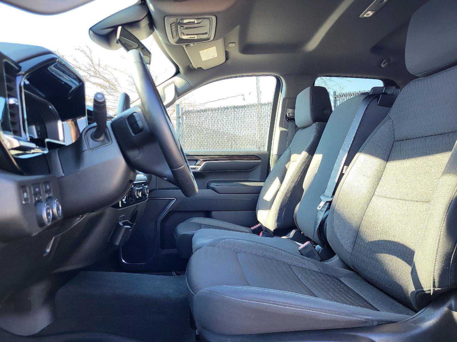 Used 2024 Chevrolet Silverado 1500 LT image 9