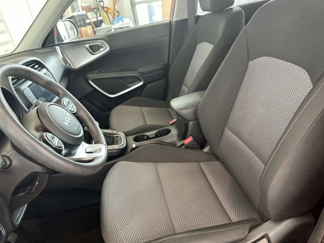 Certified 2024 Kia Soul LX w/ Option Group 015 image 13