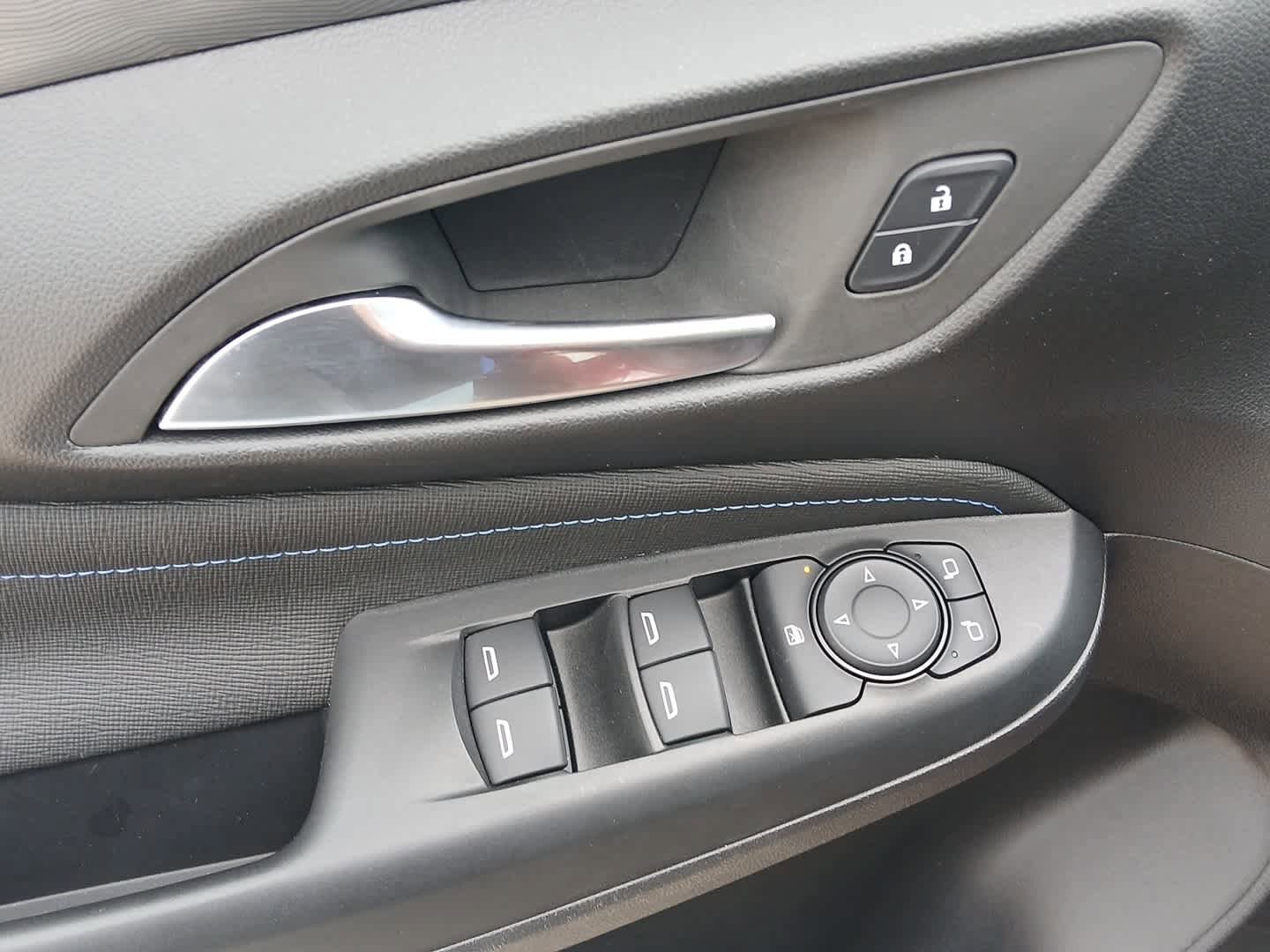 Used 2025 Buick Envista Sport Touring FWD image 17