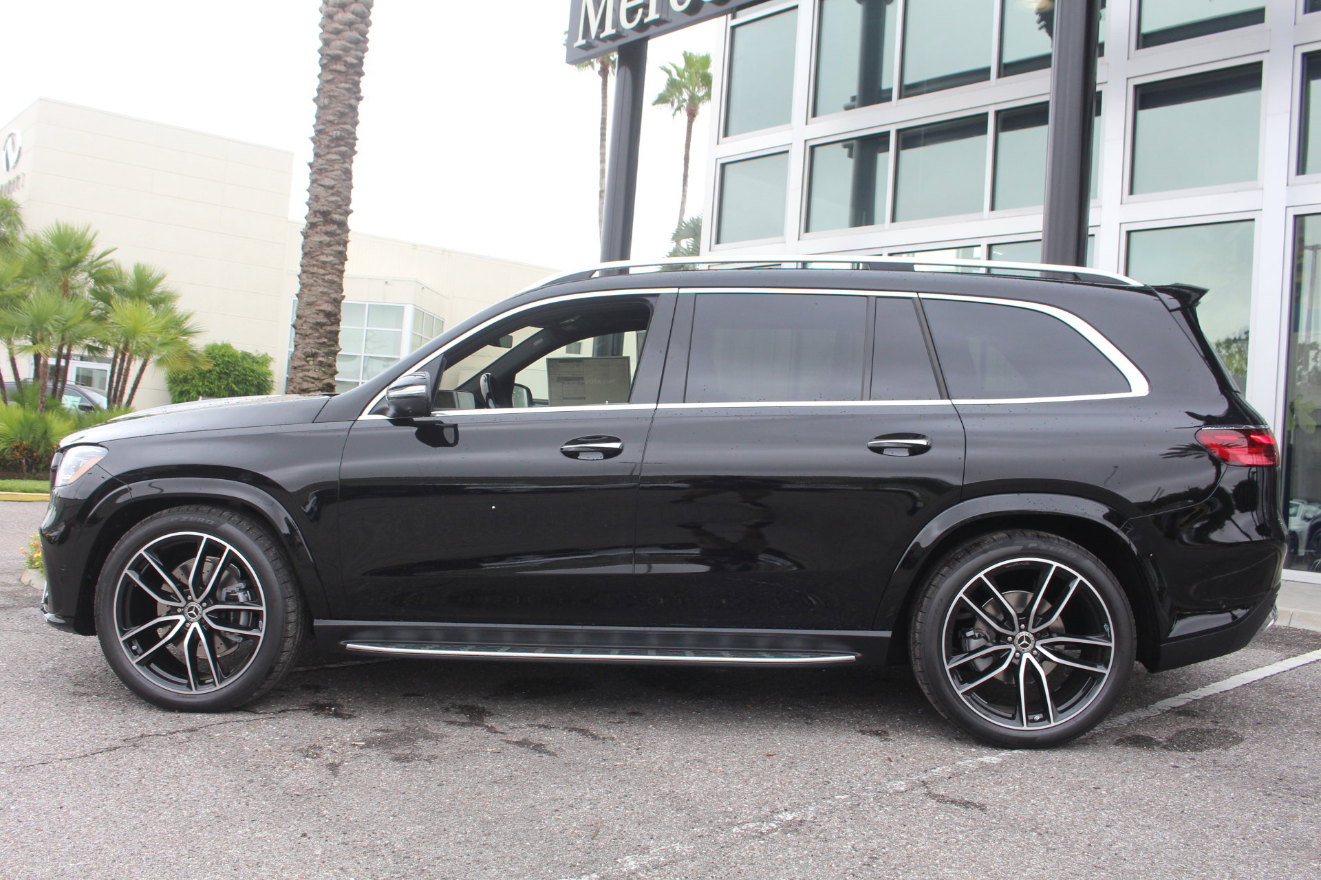 New 2026 Mercedes-Benz GLS 580 4MATIC image 3