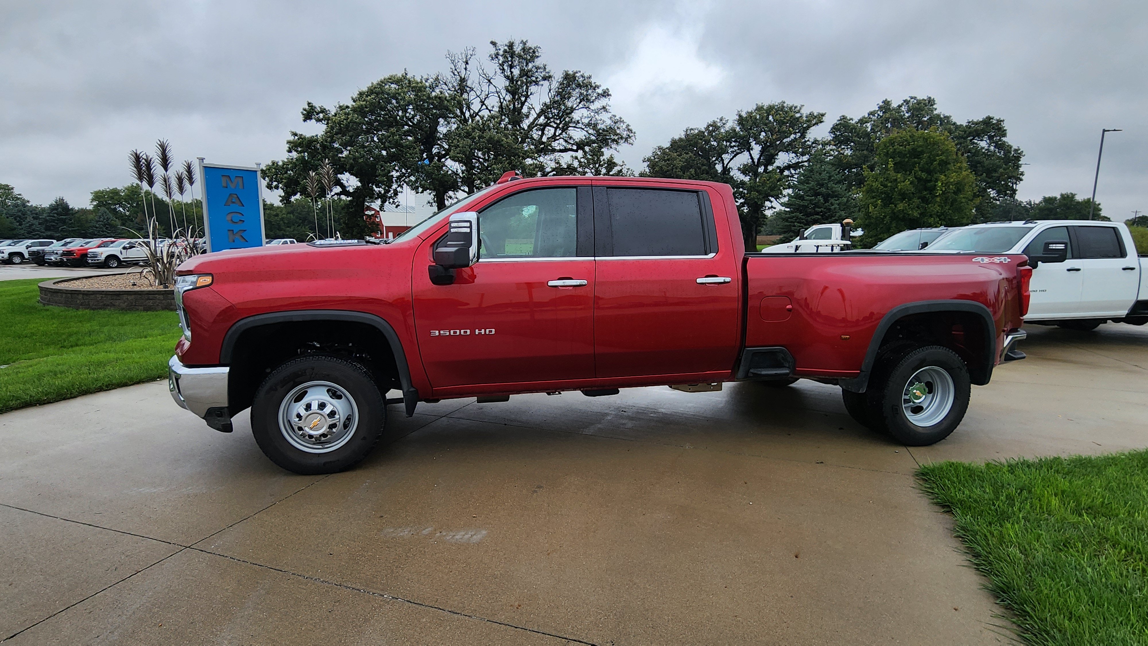 Certified 2026 Chevrolet Silverado 3500 LTZ AWD/4WD image 10