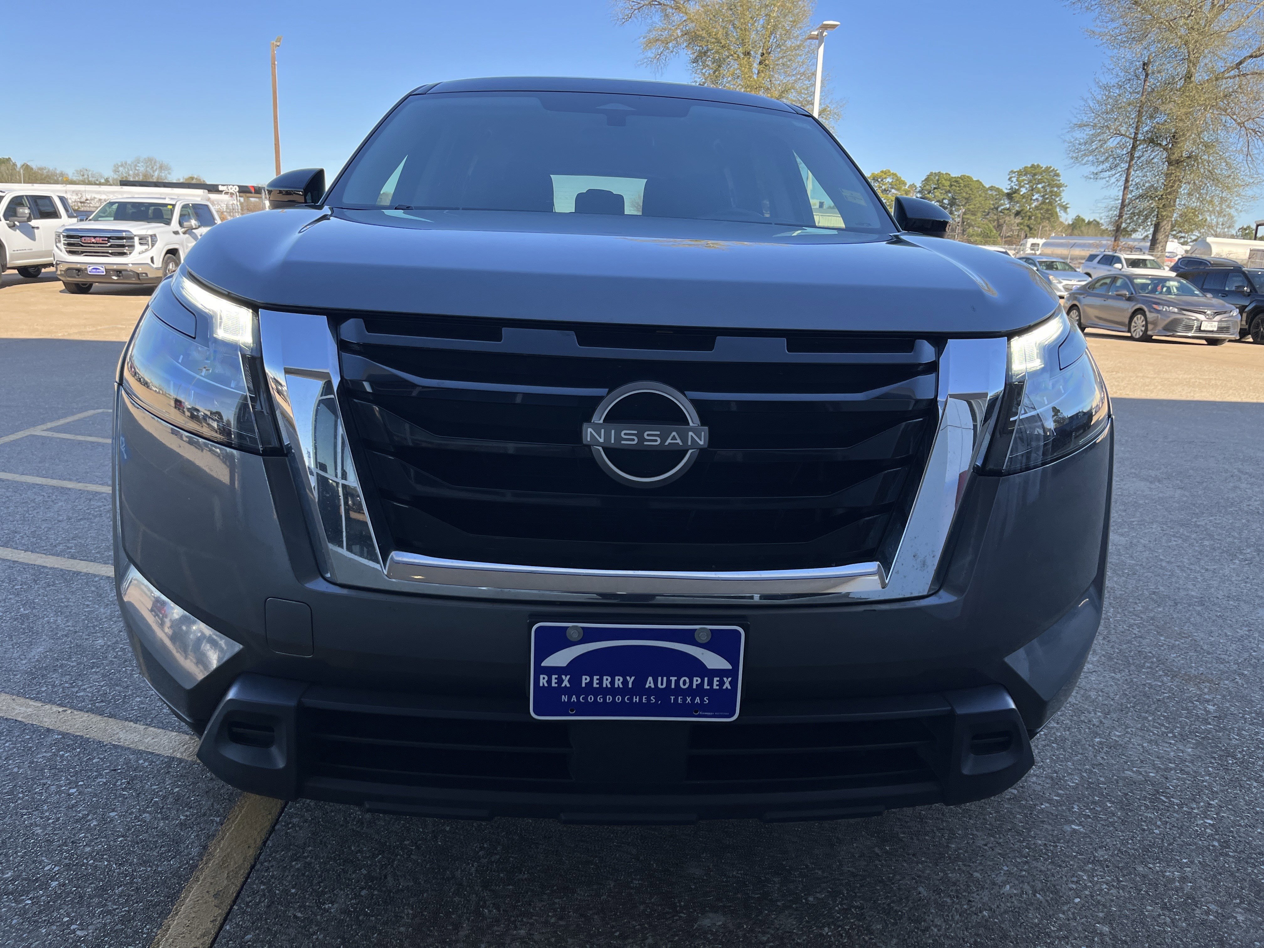 Used 2023 Nissan Pathfinder S image 27