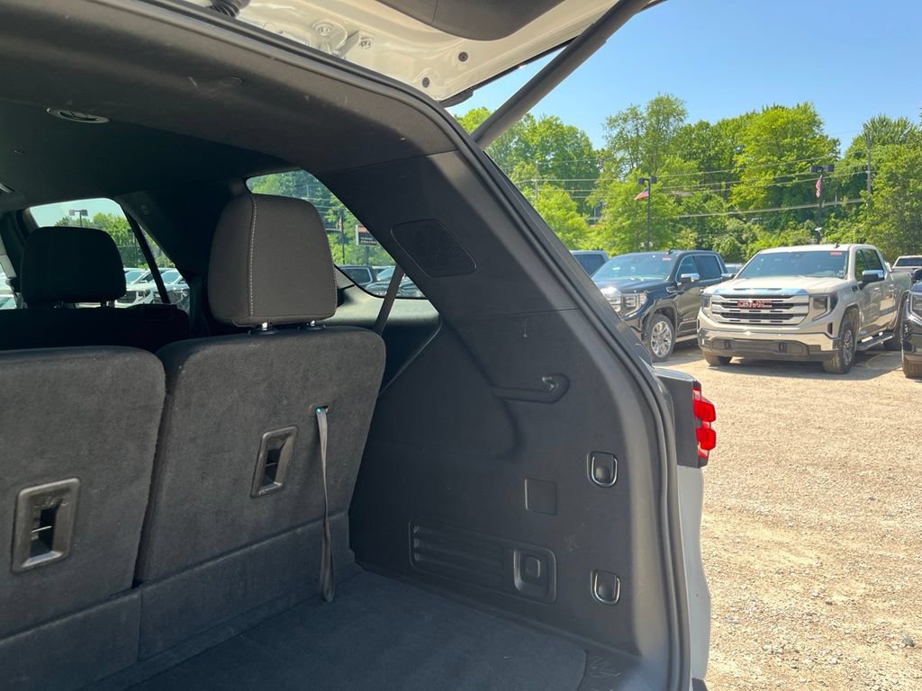 Used 2023 Chevrolet Traverse LT AWD/4WD image 13