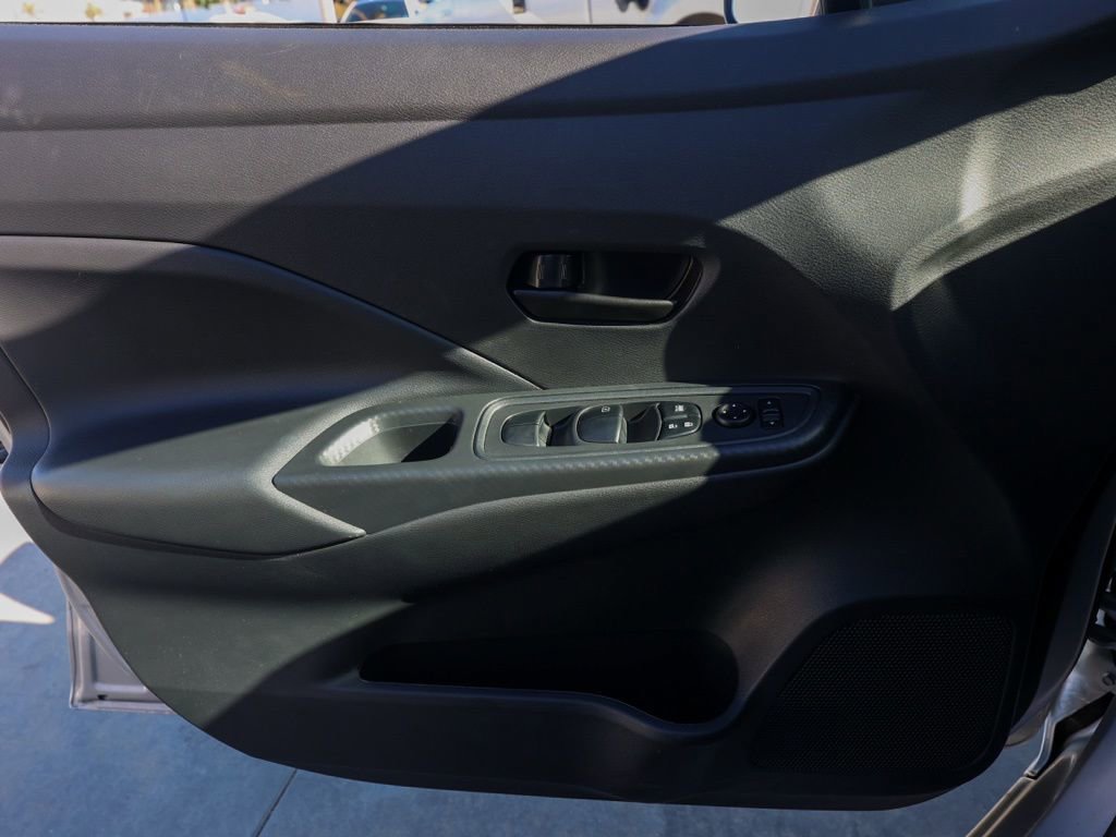 Used 2025 Nissan Versa S w/ Trunk Package image 22