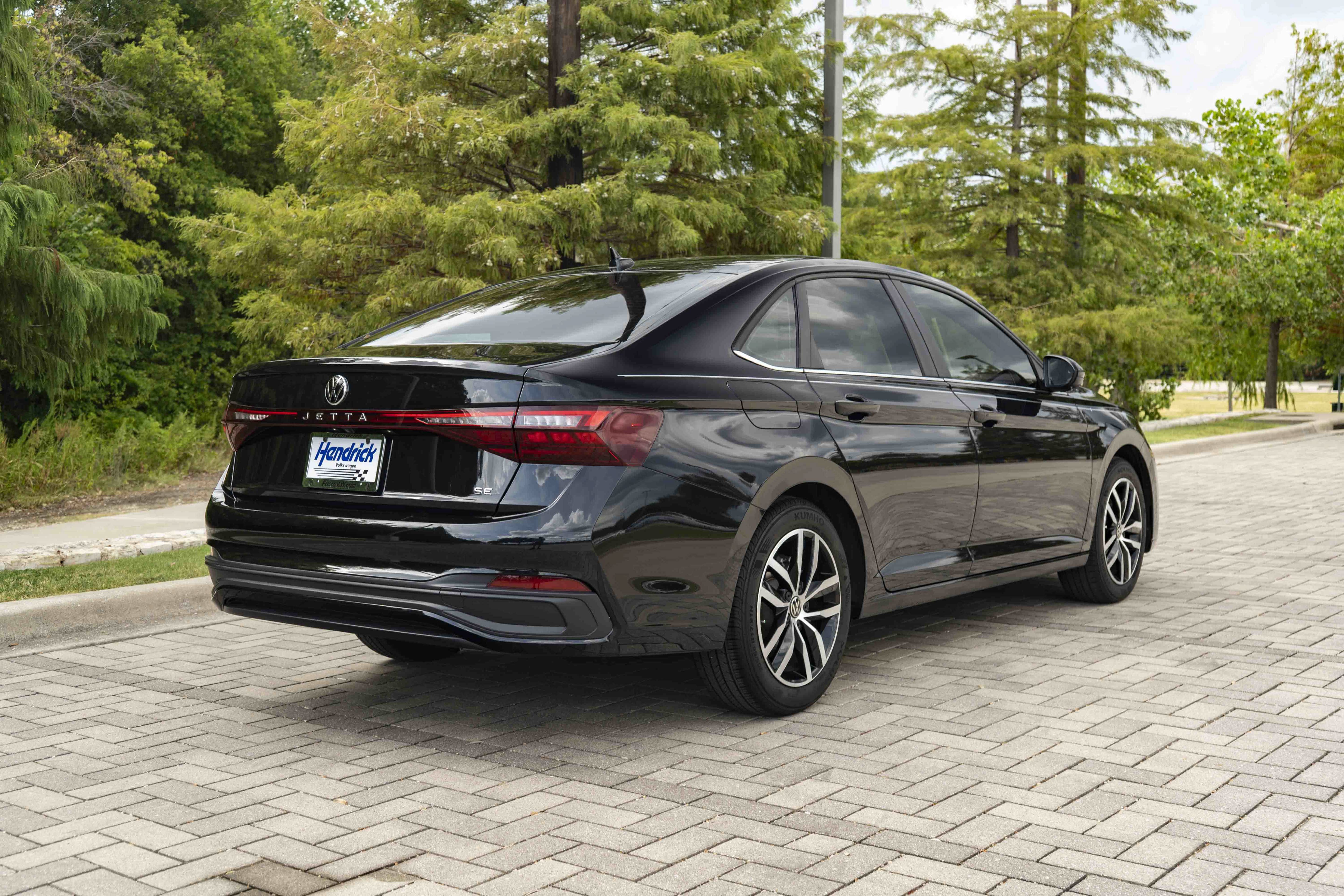 Used 2026 Volkswagen Jetta SE FWD image 8
