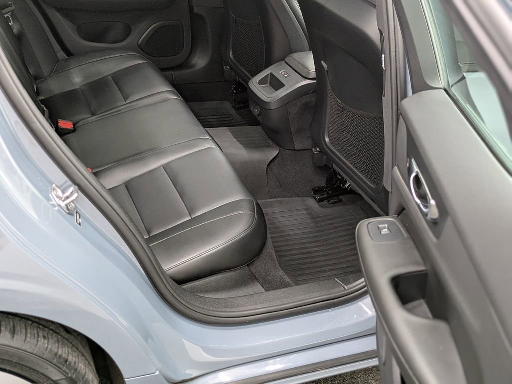 Used 2022 Volvo S60 B5 Momentum w/ Premium Package image 18