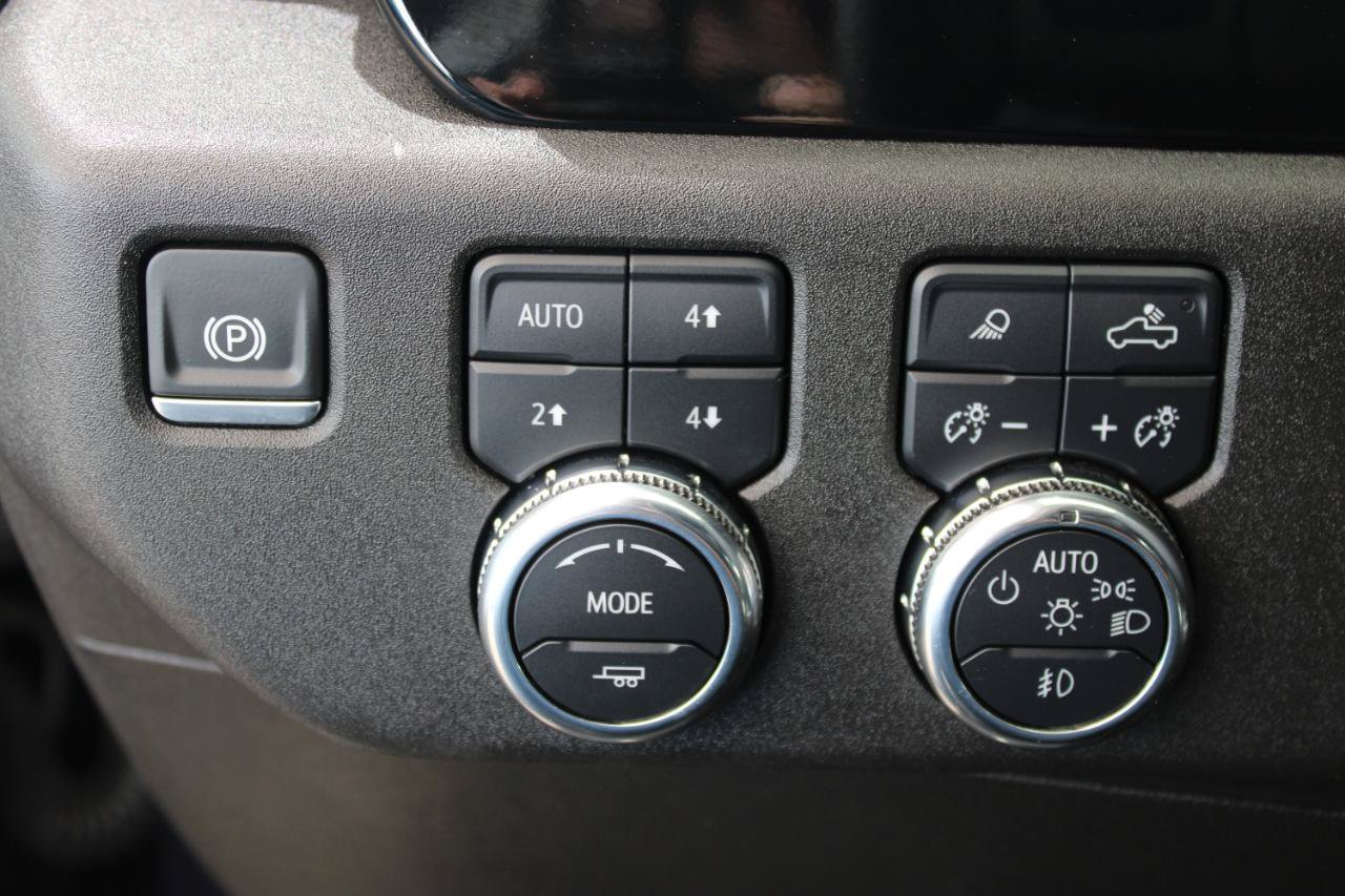 Used 2025 GMC Sierra 3500 SLT w/ SLT Convenience Package AWD/4WD image 22