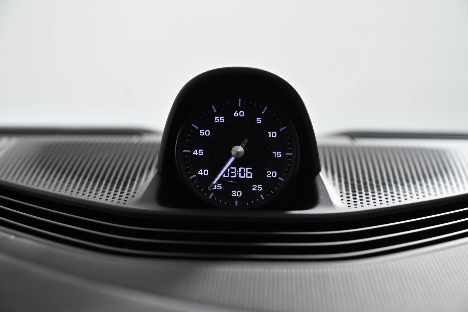 Used 2021 Porsche Taycan RWD image 21