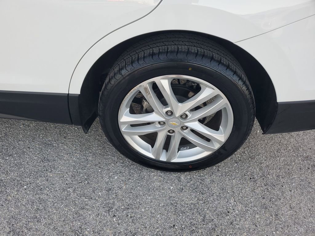 Used 2018 Chevrolet Equinox Premier image 19