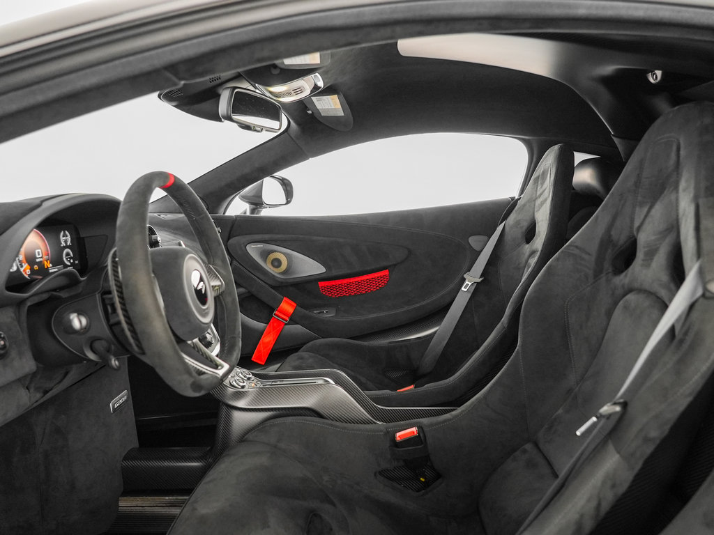 Used 2020 McLaren 620R RWD image 24