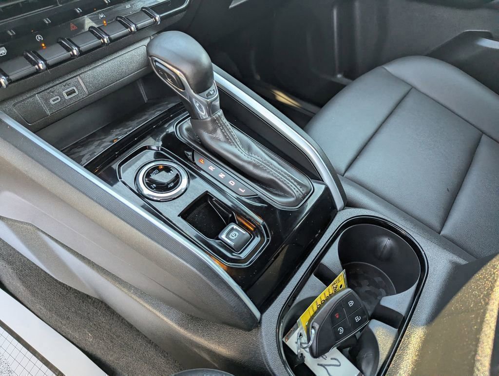 Used 2024 Chevrolet Colorado LT w/ LT Convenience Package III image 23