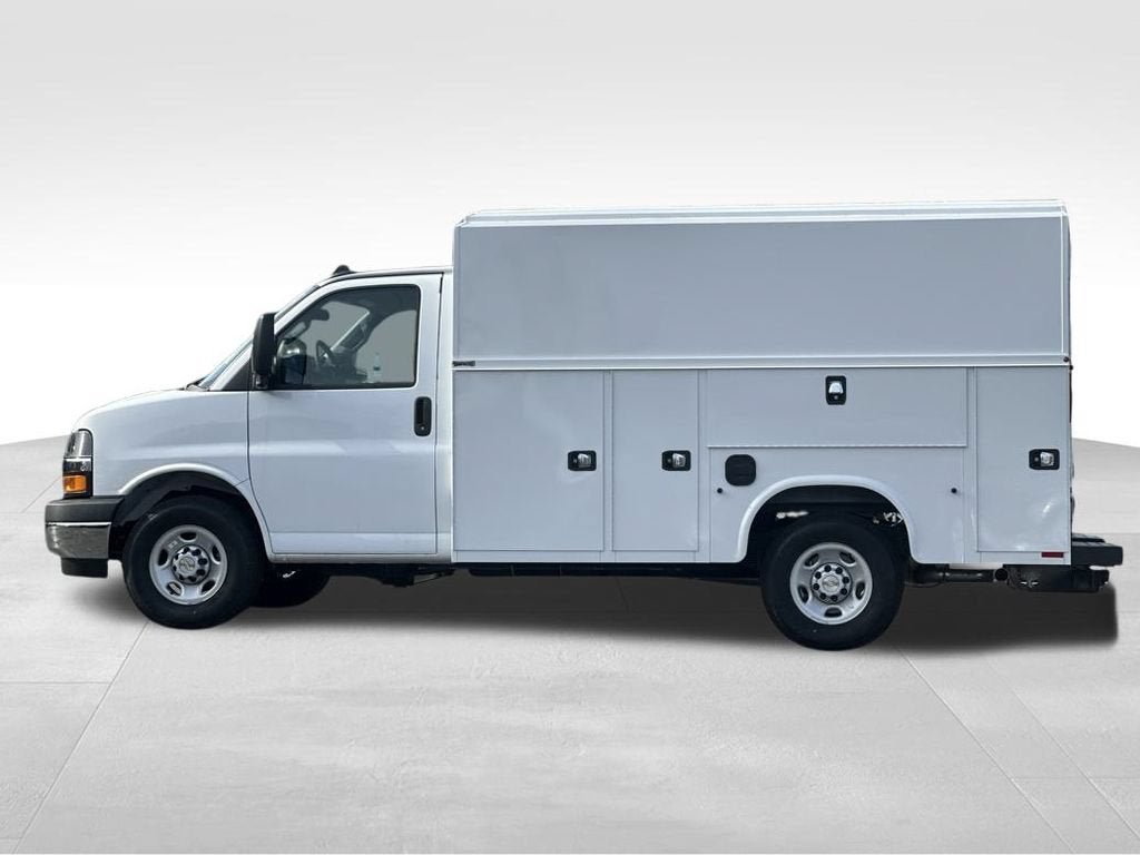 New 2026 Chevrolet Express 3500 w/ Power Convenience Package RWD image 7