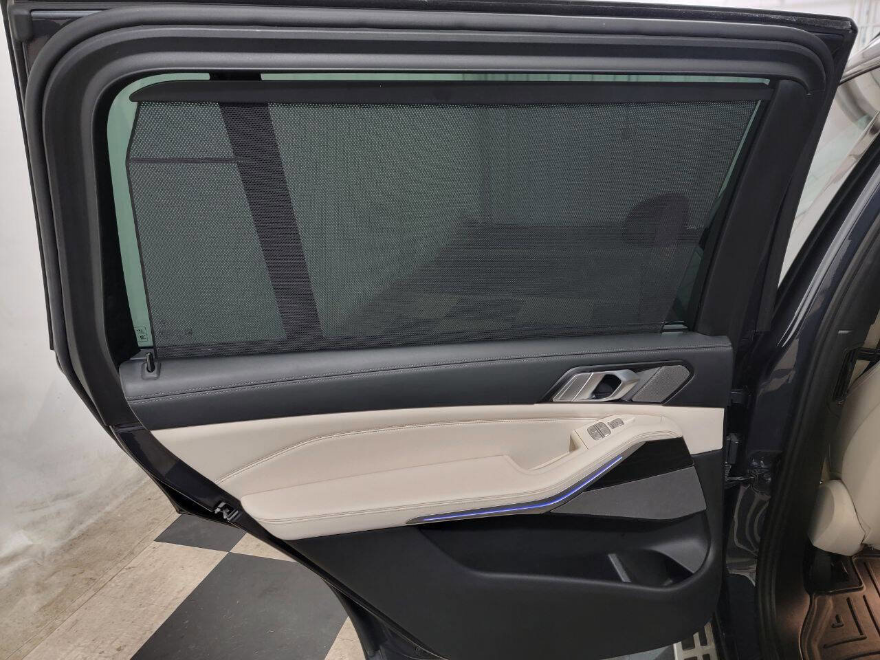 Used 2021 BMW X7 xDrive40i w/ Executive Package AWD/4WD image 15