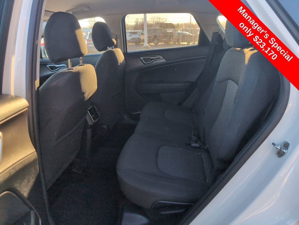 Used 2023 Kia Sportage LX image 9