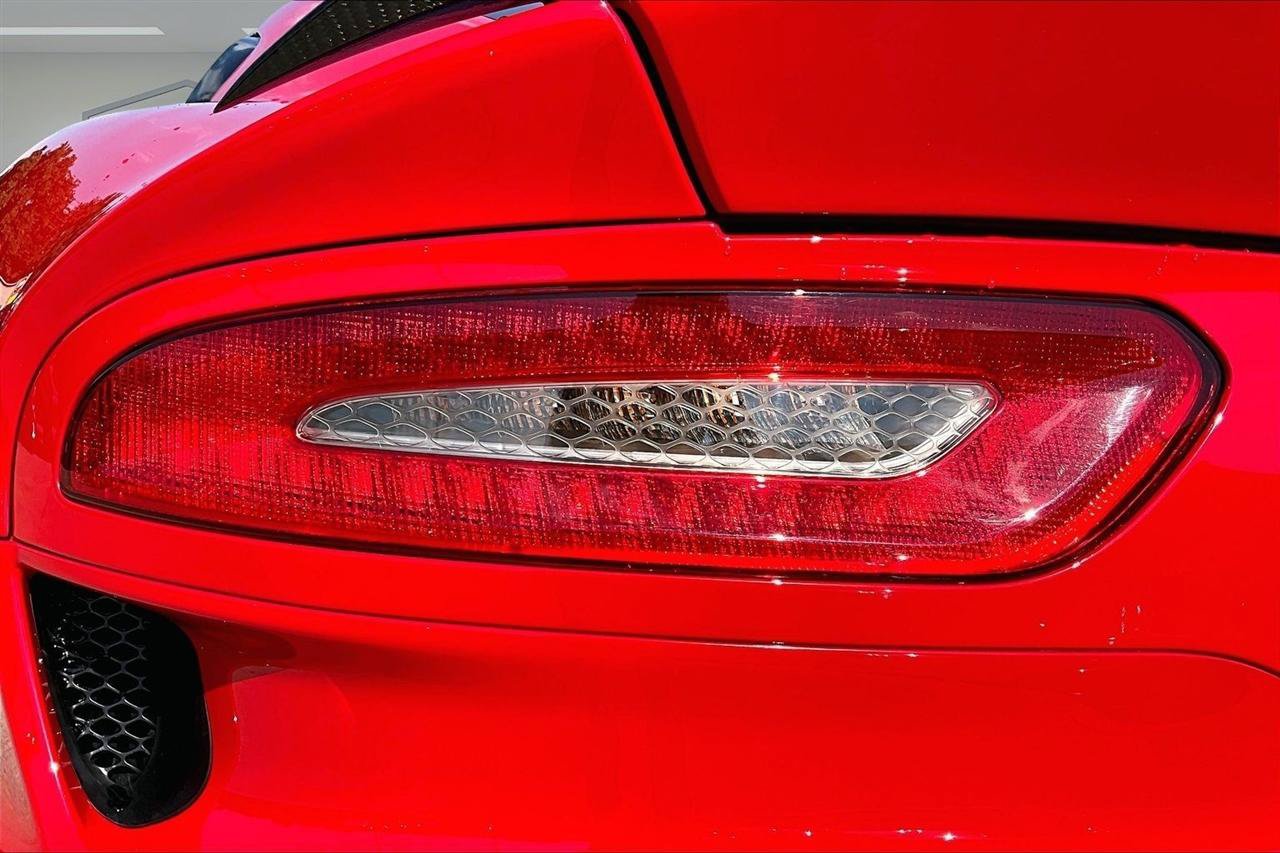 Used 2016 Dodge Viper SRT-10 RWD image 23