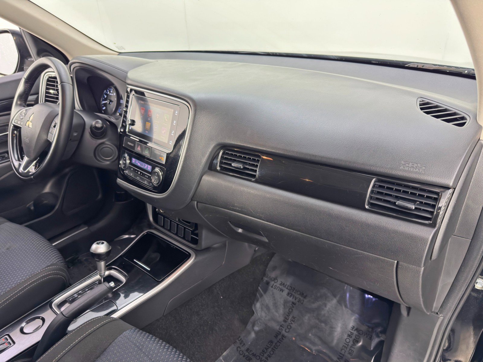 Used 2017 Mitsubishi Outlander SE image 13