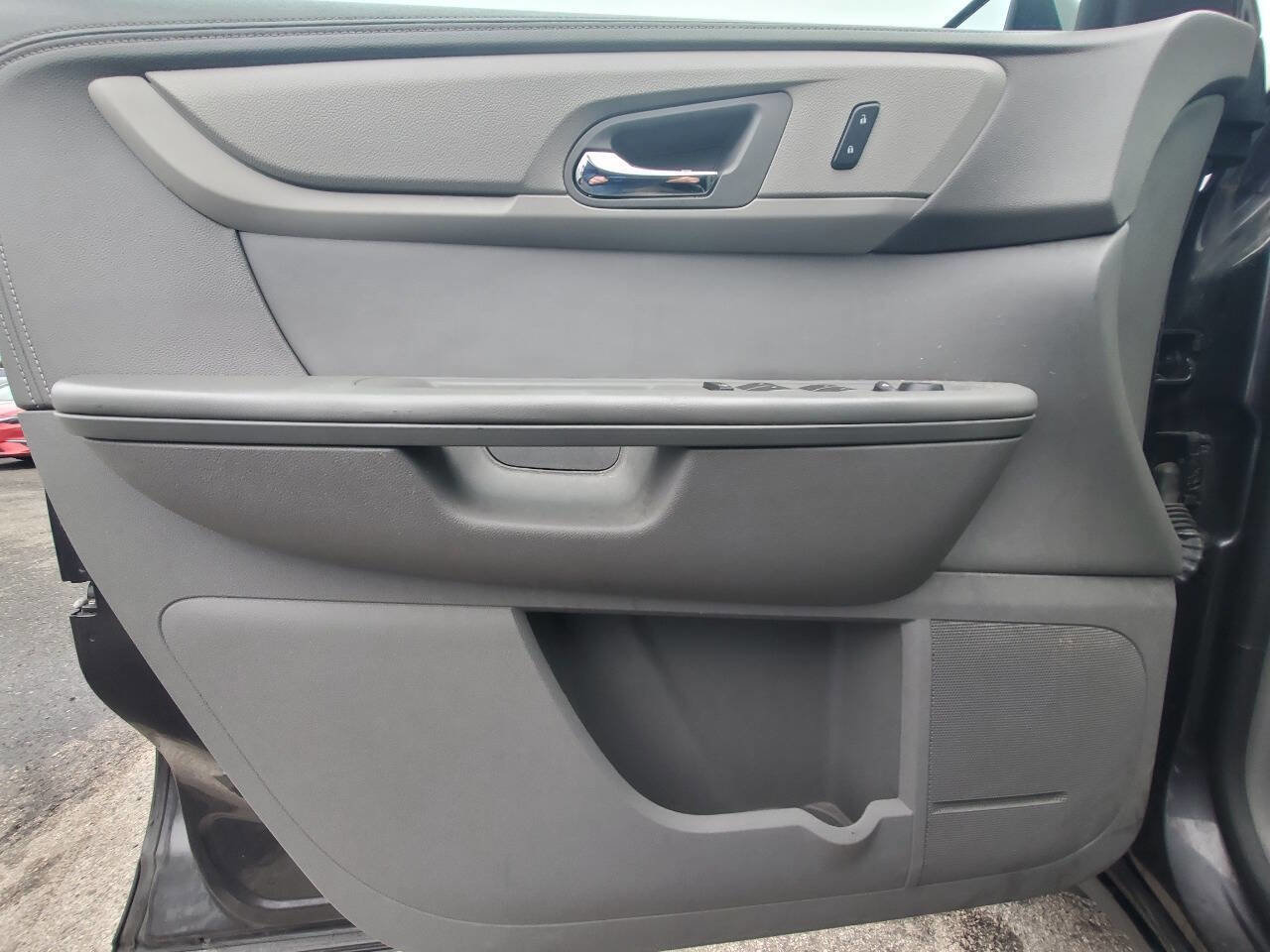 Used 2014 Chevrolet Traverse LS FWD image 13
