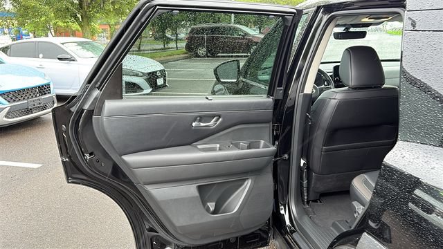 Certified 2024 Nissan Pathfinder SL AWD/4WD image 21